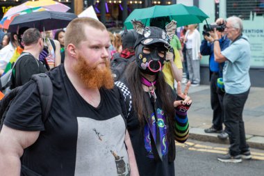 Glasgow 'un Onur Madalyası 19 Temmuz 2025. Glasgow, İskoçya sokaklarında. Kelvingrove Park 'tan başlayarak şehir merkezine gitti ve Barrowland Park' ta LGBTQ + insanları desteklemek için bitirdi. 