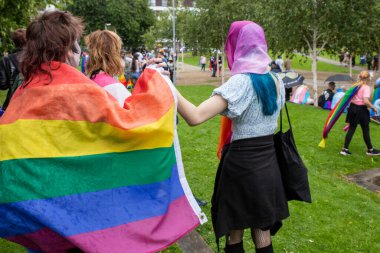 Glasgow 'un Onur Madalyası 19 Temmuz 2025. Glasgow, İskoçya sokaklarında. Kelvingrove Park 'tan başlayarak şehir merkezine gitti ve Barrowland Park' ta LGBTQ + insanları desteklemek için bitirdi. 