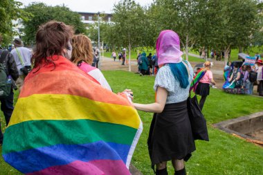 Glasgow 'un Onur Madalyası 19 Temmuz 2025. Glasgow, İskoçya sokaklarında. Kelvingrove Park 'tan başlayarak şehir merkezine gitti ve Barrowland Park' ta LGBTQ + insanları desteklemek için bitirdi. 