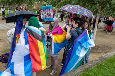 Glasgow 'un Onur Madalyası 19 Temmuz 2025. Glasgow, İskoçya sokaklarında. Kelvingrove Park 'tan başlayarak şehir merkezine gitti ve Barrowland Park' ta LGBTQ + insanları desteklemek için bitirdi. 