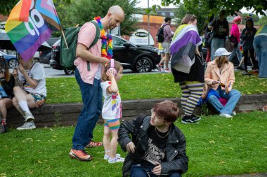 Glasgow 'un Onur Madalyası 19 Temmuz 2025. Glasgow, İskoçya sokaklarında. Kelvingrove Park 'tan başlayarak şehir merkezine gitti ve Barrowland Park' ta LGBTQ + insanları desteklemek için bitirdi. 