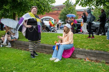 Glasgow 'un Onur Madalyası 19 Temmuz 2025. Glasgow, İskoçya sokaklarında. Kelvingrove Park 'tan başlayarak şehir merkezine gitti ve Barrowland Park' ta LGBTQ + insanları desteklemek için bitirdi. 