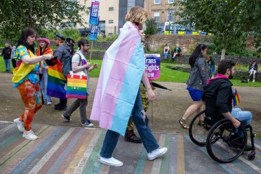 Glasgow 'un Onur Madalyası 19 Temmuz 2025. Glasgow, İskoçya sokaklarında. Kelvingrove Park 'tan başlayarak şehir merkezine gitti ve Barrowland Park' ta LGBTQ + insanları desteklemek için bitirdi. 