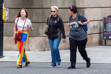 Glasgow 'un Onur Madalyası 19 Temmuz 2025. Glasgow, İskoçya sokaklarında. Kelvingrove Park 'tan başlayarak şehir merkezine gitti ve Barrowland Park' ta LGBTQ + insanları desteklemek için bitirdi. 
