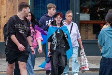 Glasgow 'un Onur Madalyası 19 Temmuz 2025. Glasgow, İskoçya sokaklarında. Kelvingrove Park 'tan başlayarak şehir merkezine gitti ve Barrowland Park' ta LGBTQ + insanları desteklemek için bitirdi. 