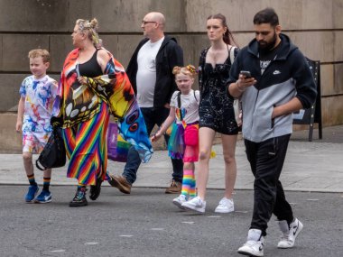 Glasgow 'un Onur Madalyası 19 Temmuz 2025. Glasgow, İskoçya sokaklarında. Kelvingrove Park 'tan başlayarak şehir merkezine gitti ve Barrowland Park' ta LGBTQ + insanları desteklemek için bitirdi. 