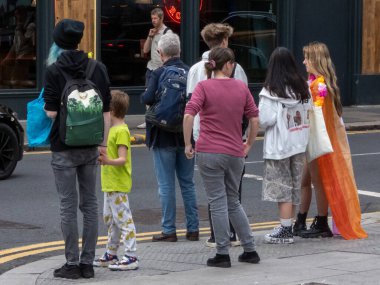 Glasgow 'un Onur Madalyası 19 Temmuz 2025. Glasgow, İskoçya sokaklarında. Kelvingrove Park 'tan başlayarak şehir merkezine gitti ve Barrowland Park' ta LGBTQ + insanları desteklemek için bitirdi. 
