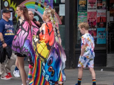 Glasgow 'un Onur Madalyası 19 Temmuz 2025. Glasgow, İskoçya sokaklarında. Kelvingrove Park 'tan başlayarak şehir merkezine gitti ve Barrowland Park' ta LGBTQ + insanları desteklemek için bitirdi. 