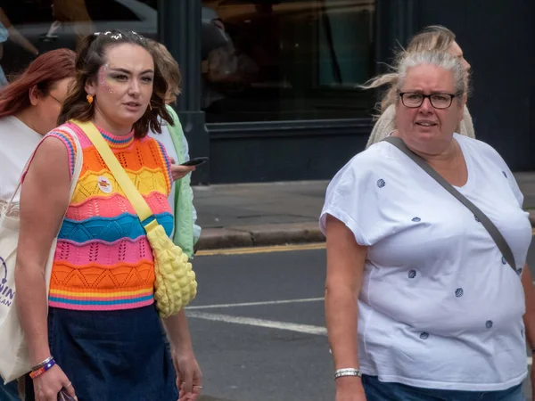 Glasgow 'un Onur Madalyası 19 Temmuz 2025. Glasgow, İskoçya sokaklarında. Kelvingrove Park 'tan başlayarak şehir merkezine gitti ve Barrowland Park' ta LGBTQ + insanları desteklemek için bitirdi. 