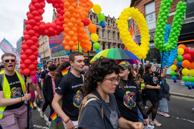 Glasgow 'un Onur Madalyası 19 Temmuz 2025. Glasgow, İskoçya sokaklarında. Kelvingrove Park 'tan başlayarak şehir merkezine gitti ve Barrowland Park' ta LGBTQ + insanları desteklemek için bitirdi..