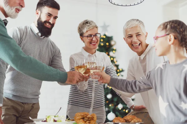 Família Reunida Para Férias Natal Comemorando Almoçando — Fotografia de Stock