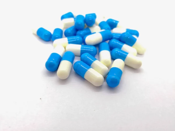 Concepto Medicación Salud Muchas Cápsulas Azul Blancas Dicloxacilina 250 Aisladas —  Fotos de Stock