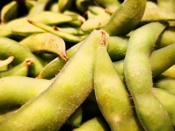 Edamame güvercin bezelye, Japaneses bezelye bir tür olan dür. Bu yeşil bakla ve dış deri saç ile kapsayan vardır. Yemeden önce haşlanmış gerekir.