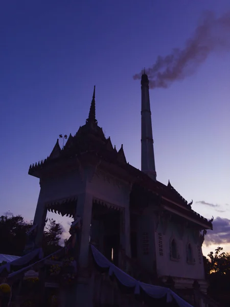 Quemando Cadáver Crematorio Templo Con Leña Tailandia Rural Que Comenzó —  Fotos de Stock