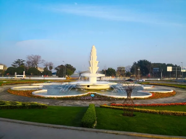 Istanbul Türkei März 2018 Die Weiße Skulptur Ist Von Einem — Stockfoto