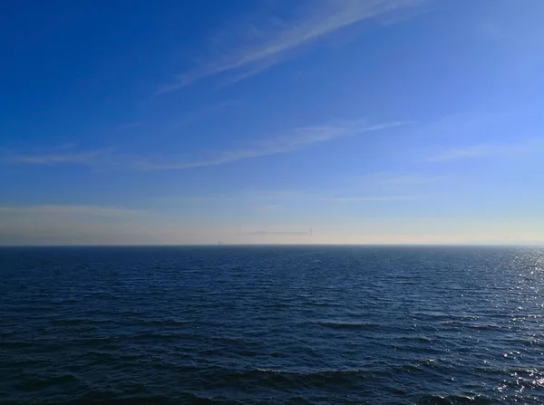 Concepto Viaje Transporte Mañana Invierno Mientras Barco Dirige Otra Ciudad — Foto de Stock