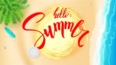 Yaz plaj sahil turistik etkinlikler, seyahat acentası eylemleri için. El yazısı metin ile banner yaz, kalem yazı fırça. Tropikal peyzaj, okyanus, altın kum, Güneş şemsiyesi, avuç içi, üstten görünüm