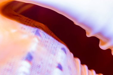 mavi turuncu karanlık delik ile büyük okyanus kabuğu soyut dokusuna parçası