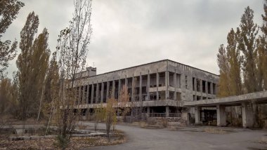 Çernobil Ukrayna'da eski terk edilmiş boş bina