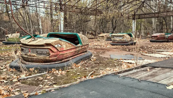 Parque de diversões abandonado em Chernobyl Ucrânia — Fotografia de Stock
