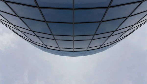 窓高ビジネスビル建築背景パターン抽象 — ストック写真