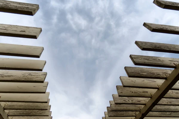 Planches Bois Sur Fond Ciel Nuages Motif Abstrait — Photo