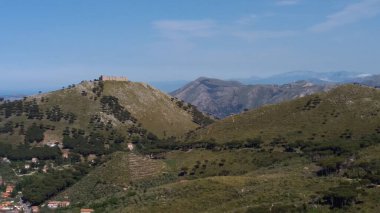 Sicilya dağ manzaralı Palermo