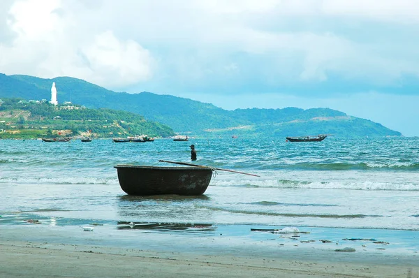 Традиційні Єтнамські Рибальські Човни Біля Пляжу Кошик Формі Човна Лежачи Стокова Картинка
