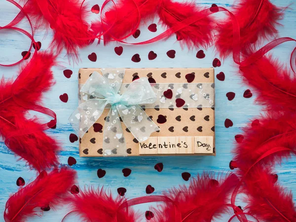 Κουτί Ένα Δώρο Δεμένο Κορδέλα Ένα Σημείωμα Γλυκό Λόγια Αγάπης — Φωτογραφία Αρχείου