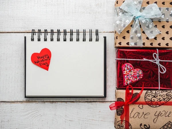 Feliz Día San Valentín Cajas Regalo Brillantes Atadas Con Una — Foto de Stock