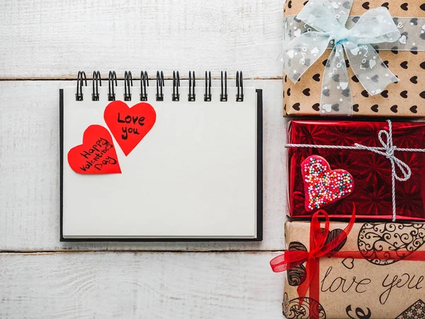 Feliz Día San Valentín Cajas Regalo Brillantes Atadas Con Una — Foto de Stock