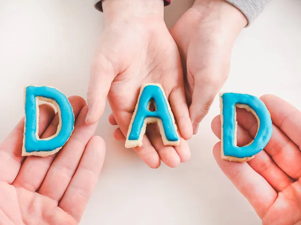 Bokstäver i form av ordet pappa — Stockfoto