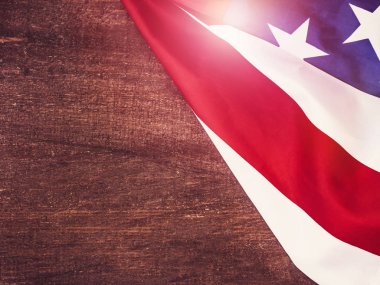 Ahşap, vintage bir yüzeyüzerinde Amerikan Bayrağı