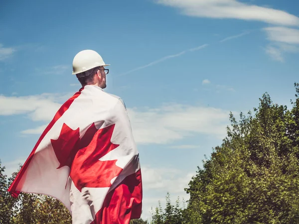 Young Engineer White Hardhat Canadian Flag Park Backdrop Green Trees — Stock Photo, Image