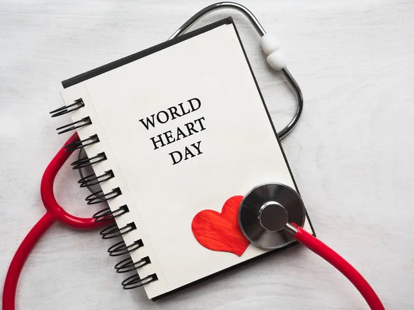 Feliz Día Mundial del Corazón. Bonita tarjeta. Primer plano , —  Fotos de Stock