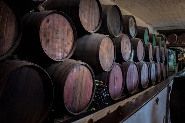 Παλιά Βαρέλια Κρασί Αποθήκη Κρασιού Νησί Lanzarote Φεβρουαρίου 2018 Geria — Φωτογραφία Αρχείου