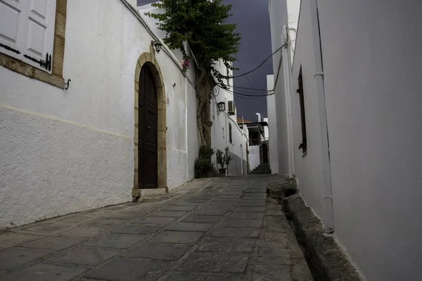 Lindos eski kasaba sokaklarında. Rodos, Yunanistan Mayıs 2018