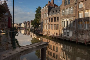 Cityscape. Eski Gent sokaklarında, Bisiklet kanalları ve güzel evler. Belçika Ekim 15, 2018.