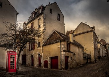 Yonne kıyısında Auxerre. Fransa Burgundy Aralık 2018