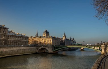 Paris sokakları. Şehir manzarası. Fransa 12 Aralık 2018