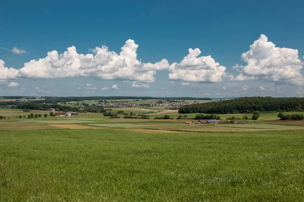 Dorpje Het Midden Van Het Duitse Platteland Met Bossen Velden — Stockfoto