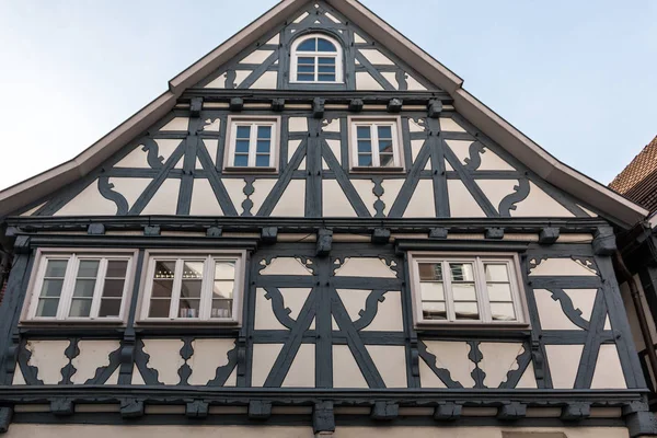 Gamle Historiske Bygninger Hus Halvtømmer Med Blått Eller Grått Tre – stockfoto