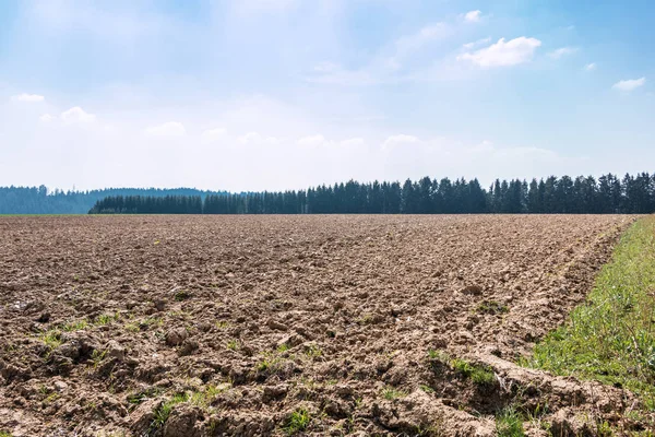 Grandes campos no meio do campo alemão com colinas, f — Fotografia de Stock