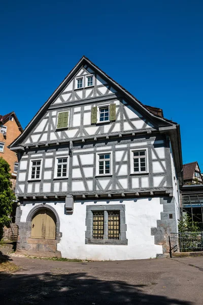 Ancien Bâtiment Historique Avec Volets Verts Bois — Photo