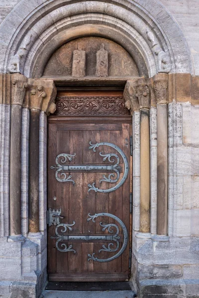 Puerta Antigua Con Adornos Hierro Edificio Histórico — Foto de Stock
