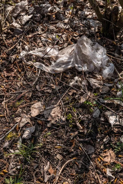 Residuos Plásticos Tirados Medio Naturaleza — Foto de Stock