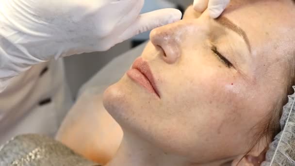 Soins Médicaux Visage Injections Âge Faites Par Esthéticien Professionnel Dans — Video