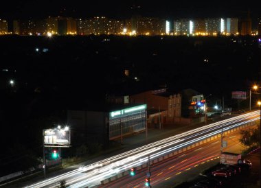 Gece şehir. Işık Bar. Rostov-on-Don.