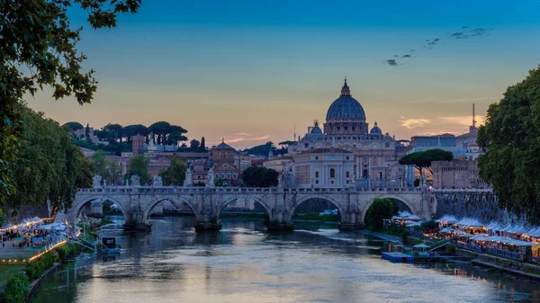 Saint Peters Basilikan Vackra Himlen Tidigt Godlen Timme Sett Från — Stockfoto