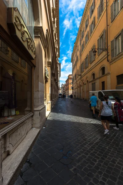 로마의 거리에서 Roming — 스톡 사진